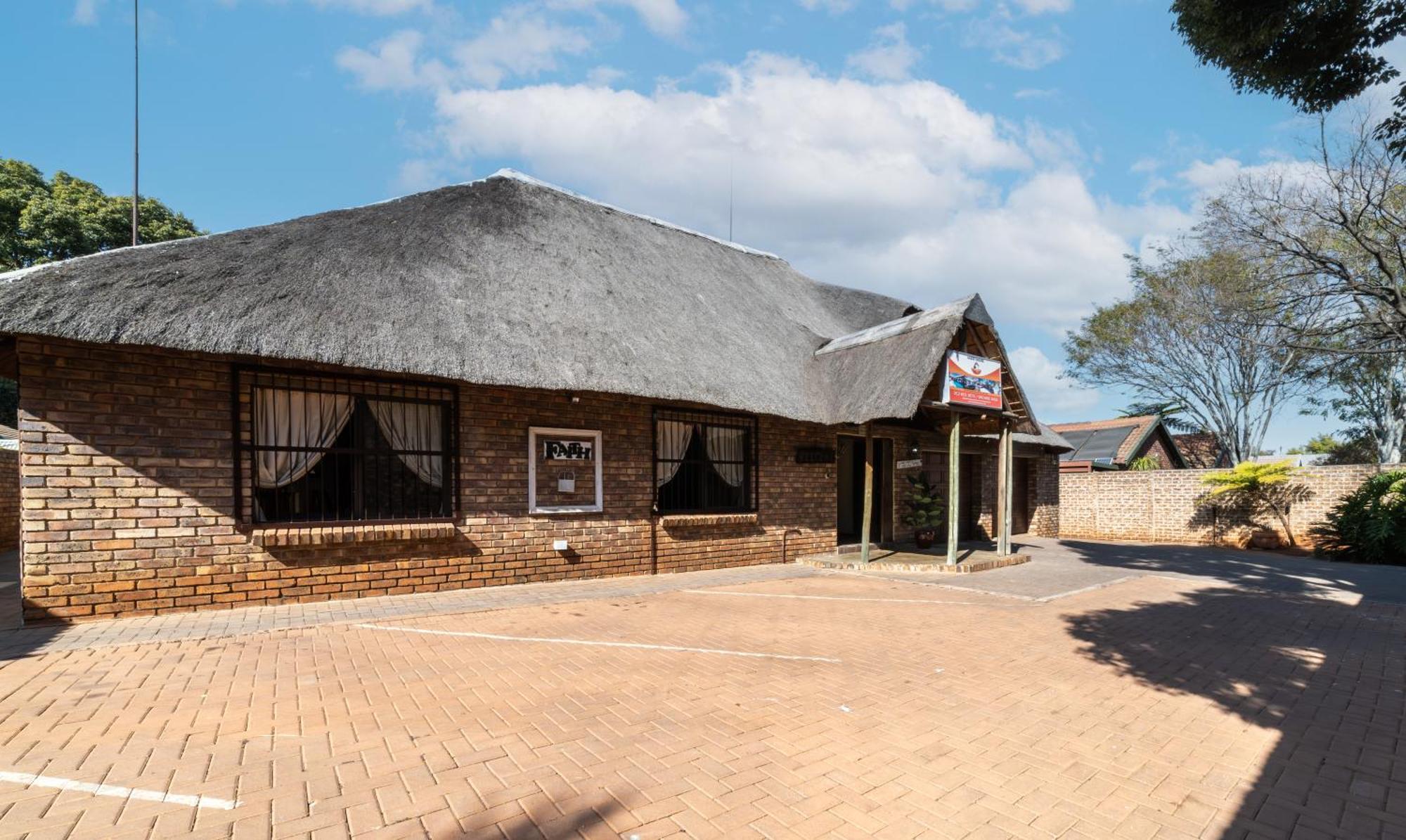 Thatch Haven Guesthouse Центурион Экстерьер фото