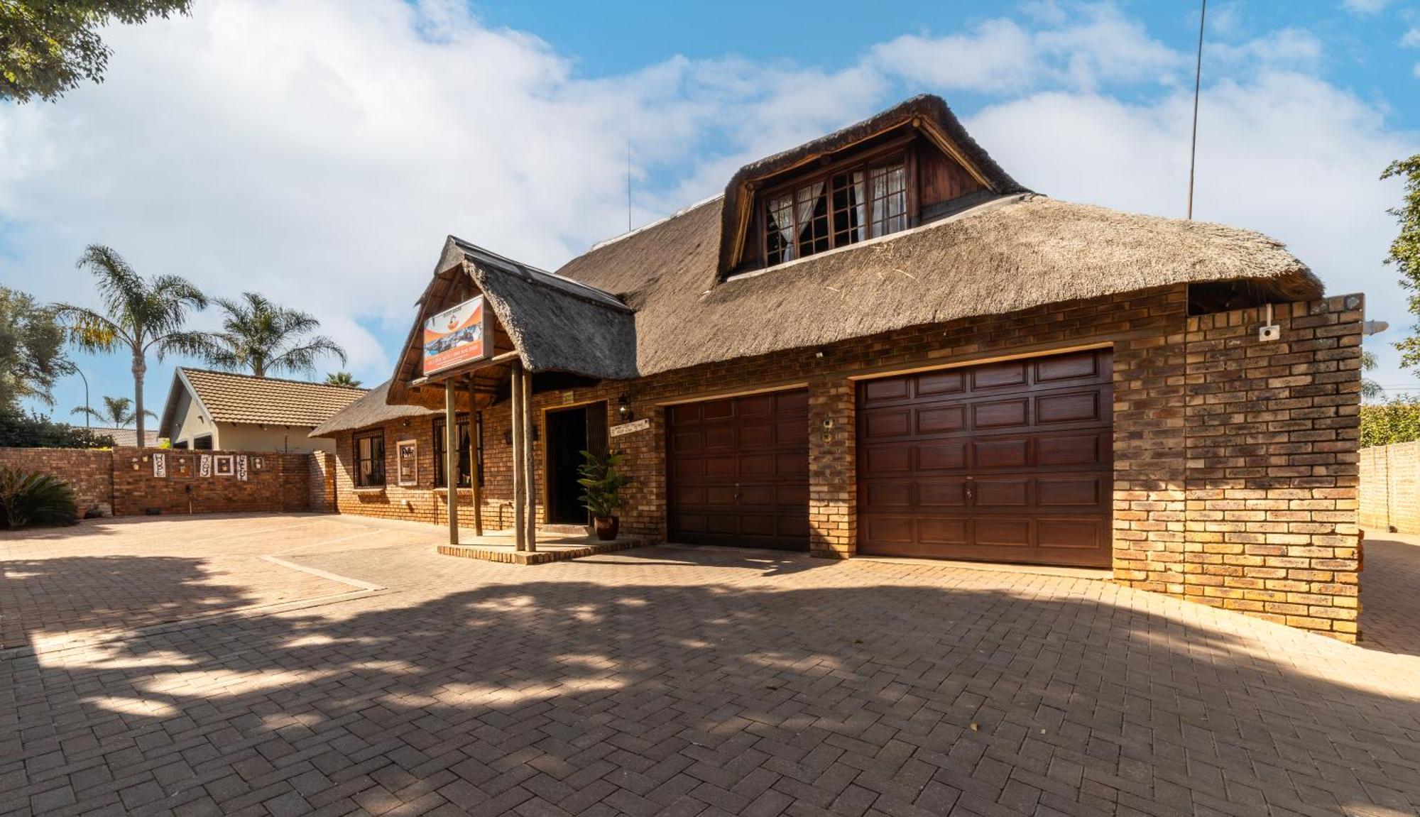 Thatch Haven Guesthouse Центурион Экстерьер фото