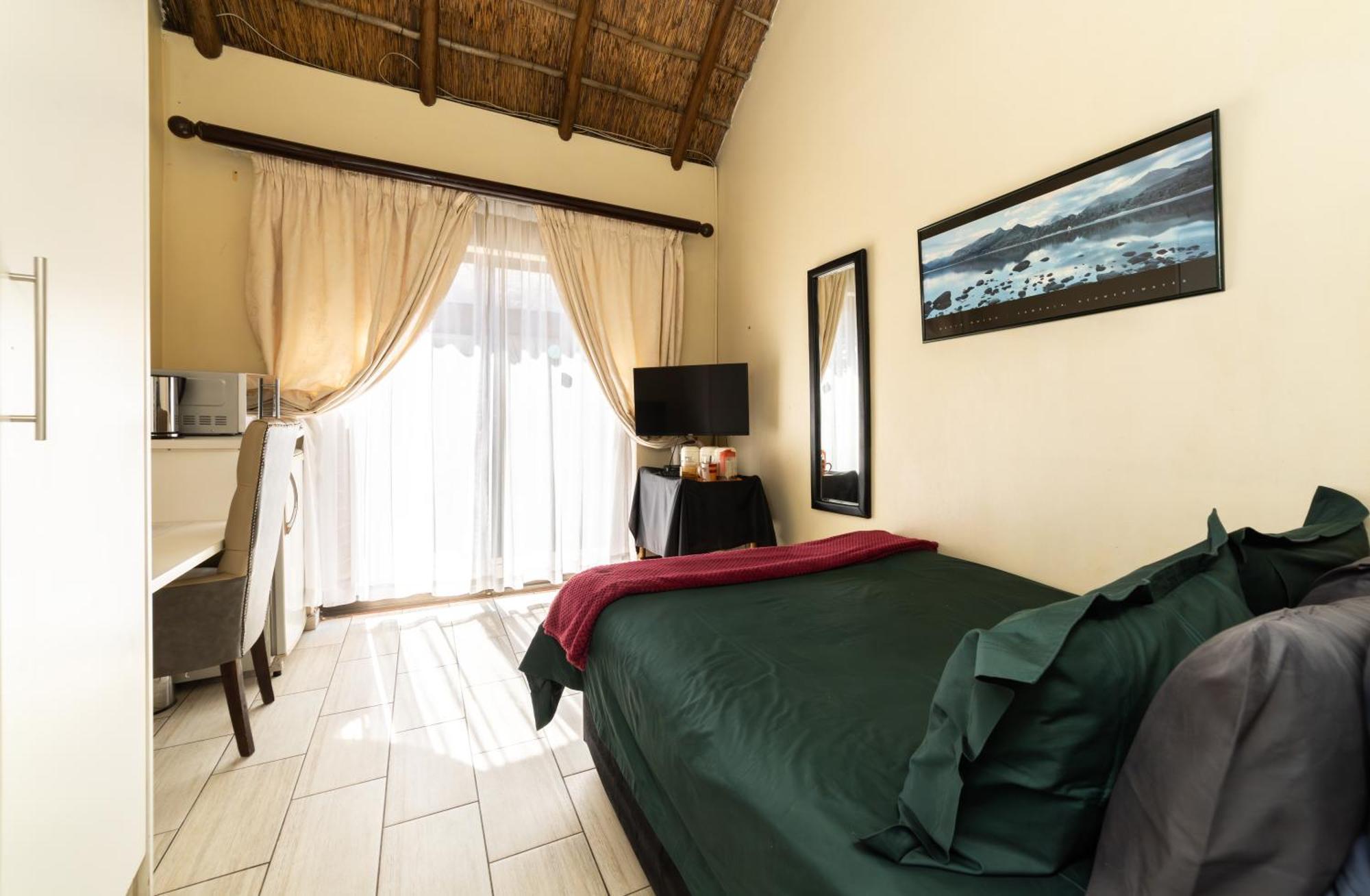 Thatch Haven Guesthouse Центурион Экстерьер фото