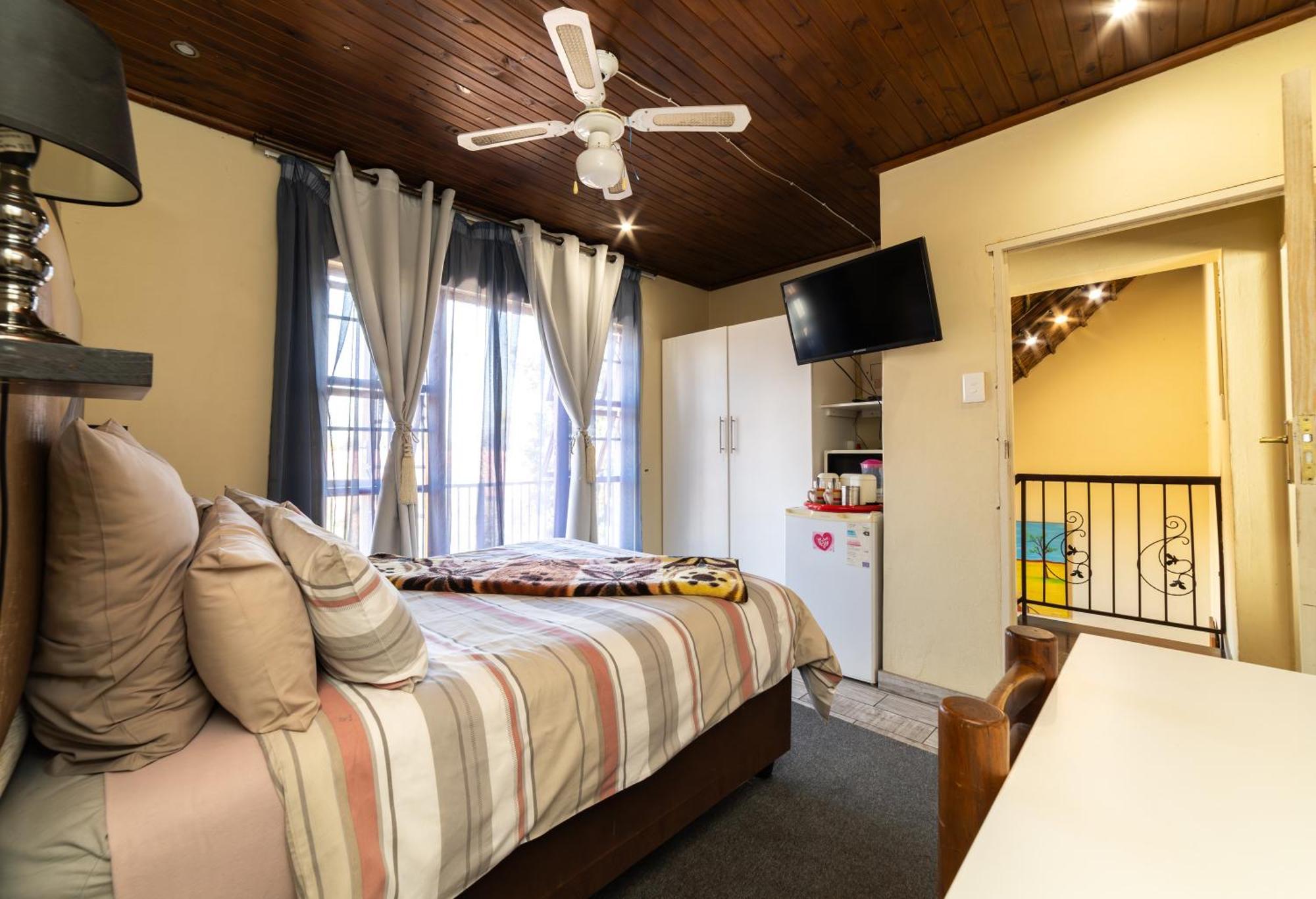 Thatch Haven Guesthouse Центурион Экстерьер фото