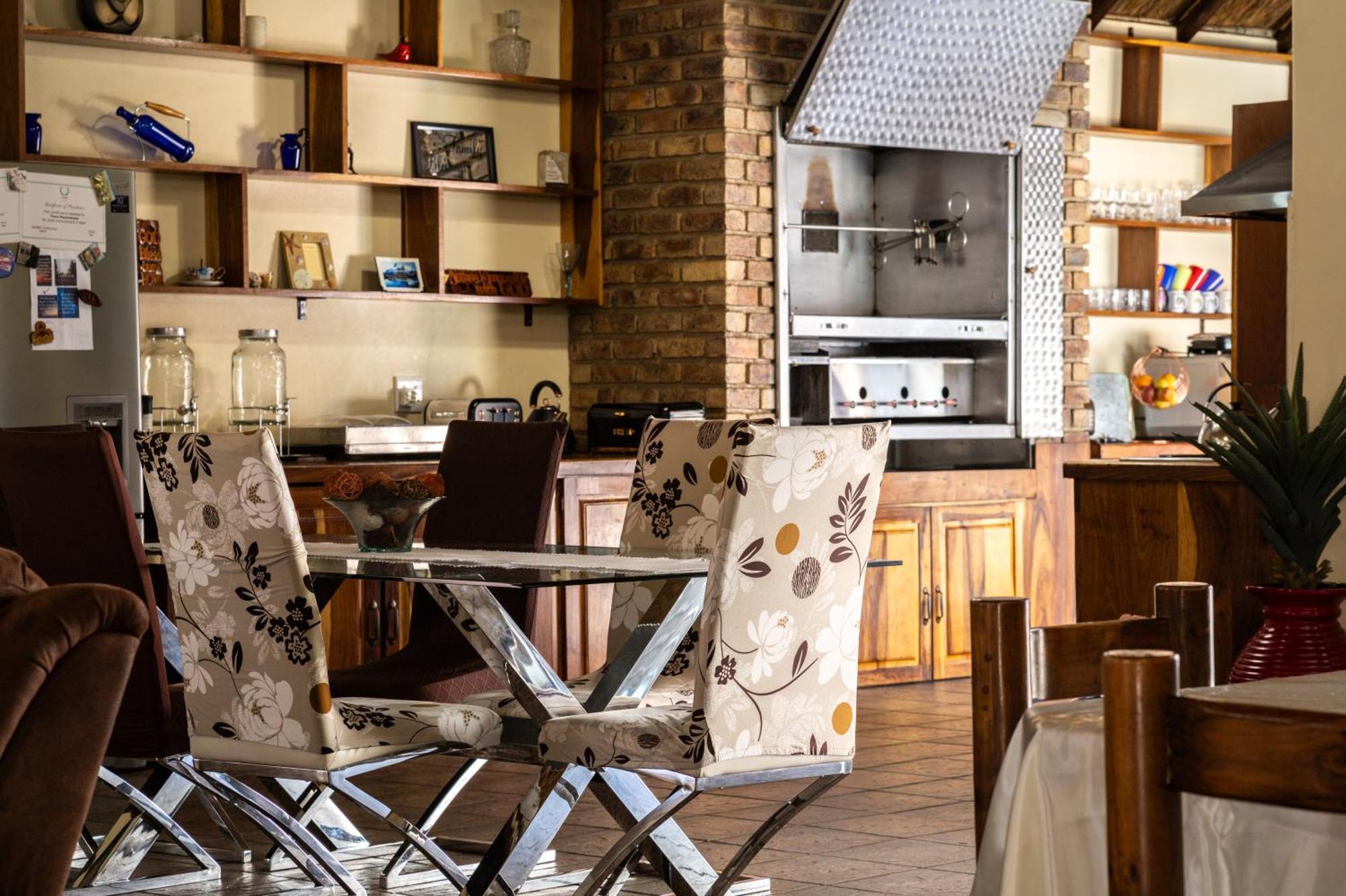 Thatch Haven Guesthouse Центурион Экстерьер фото