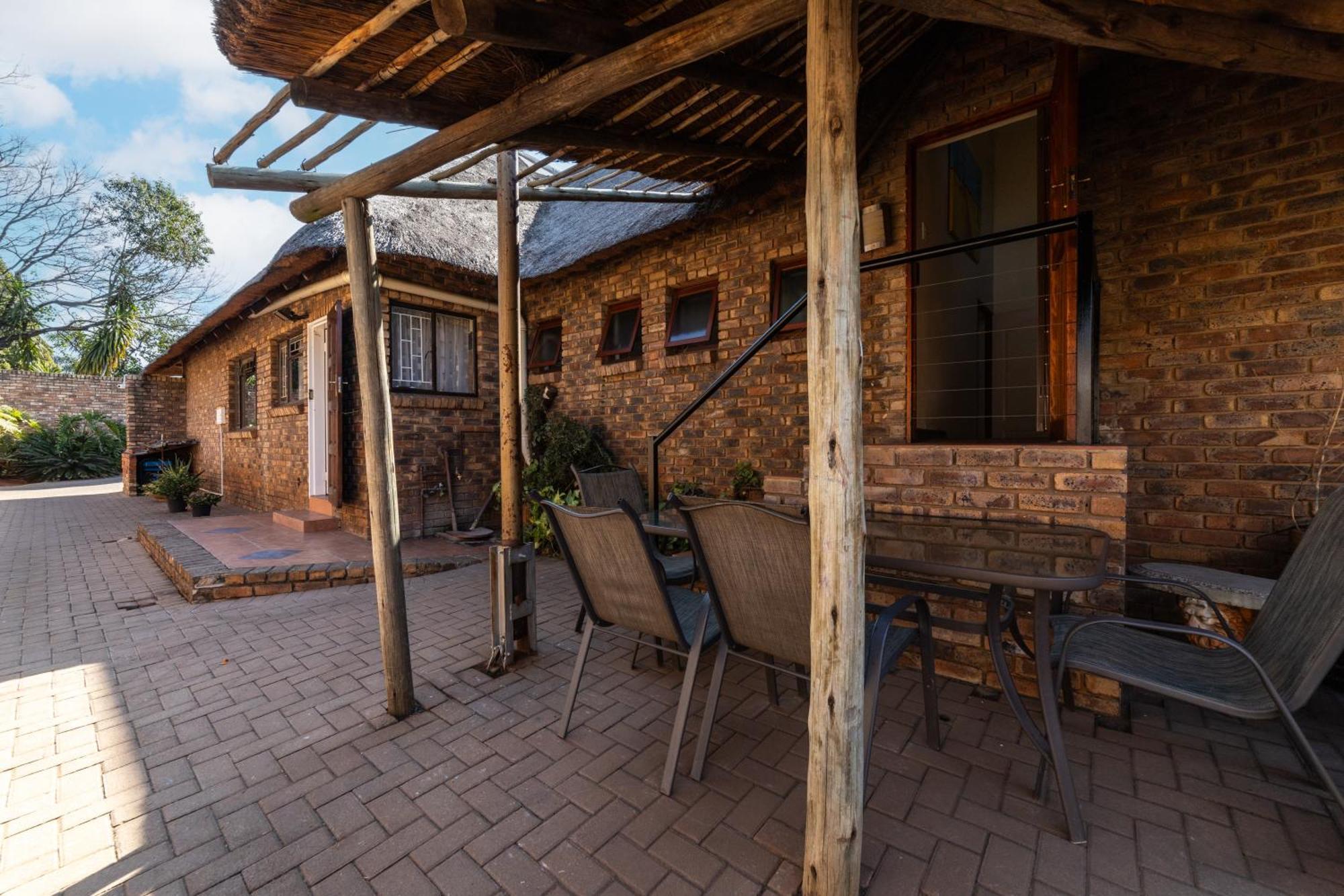 Thatch Haven Guesthouse Центурион Экстерьер фото
