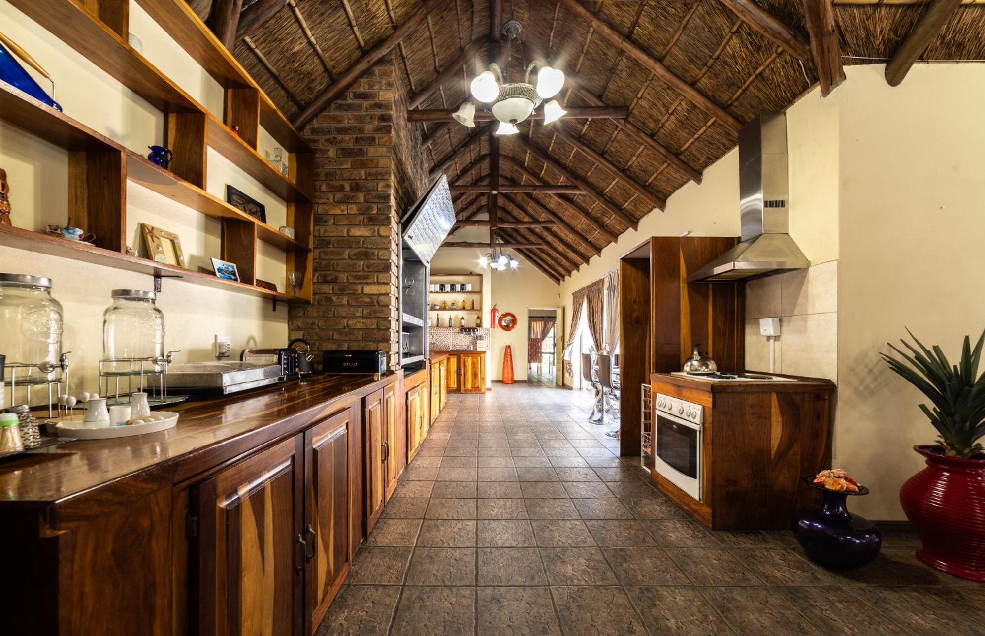 Thatch Haven Guesthouse Центурион Экстерьер фото