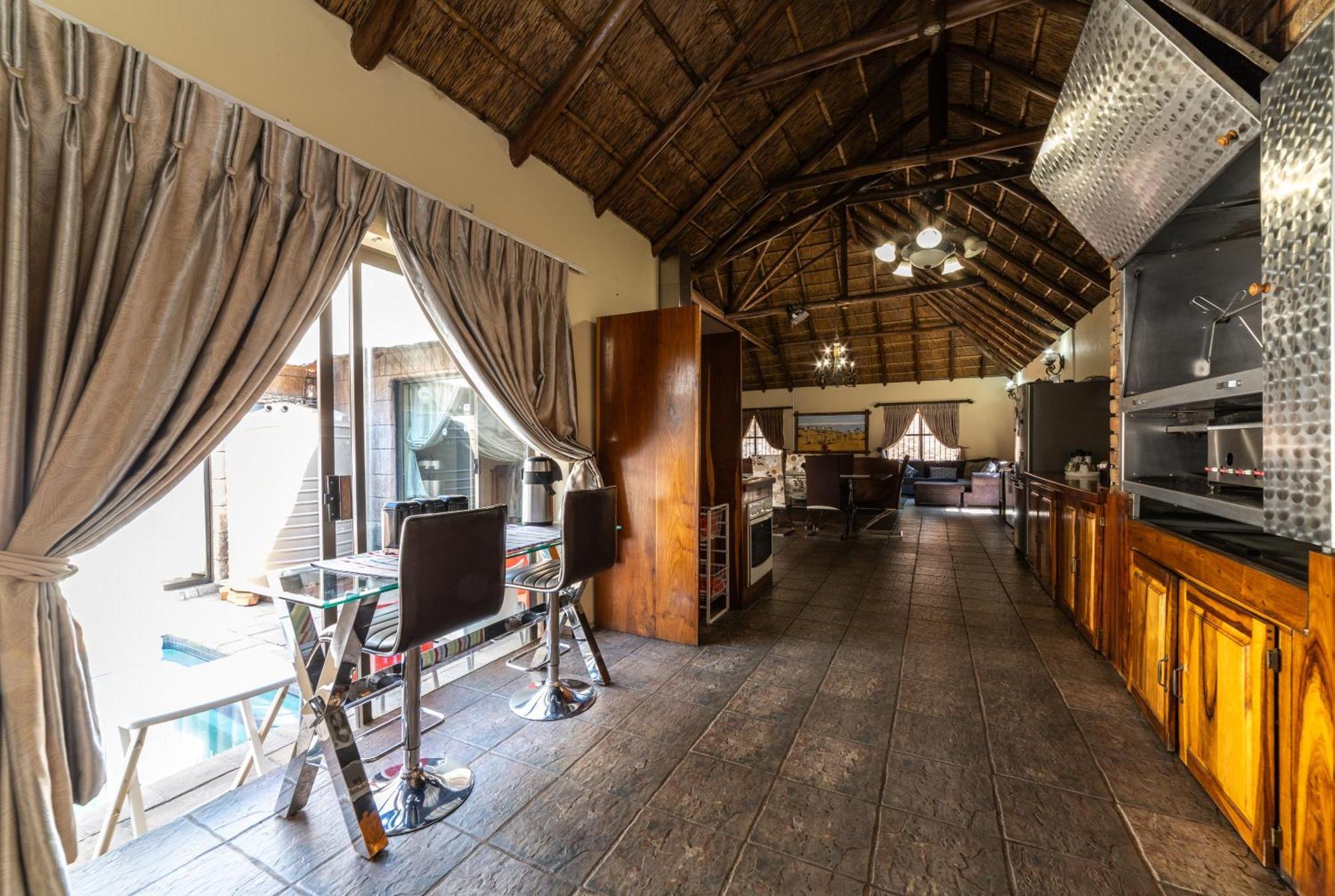 Thatch Haven Guesthouse Центурион Экстерьер фото